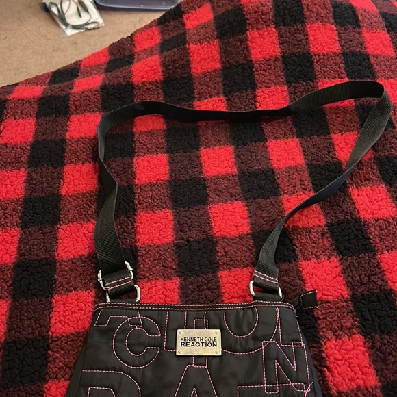 Kenneth Cole Reaction Purse - Picture 4 of 6